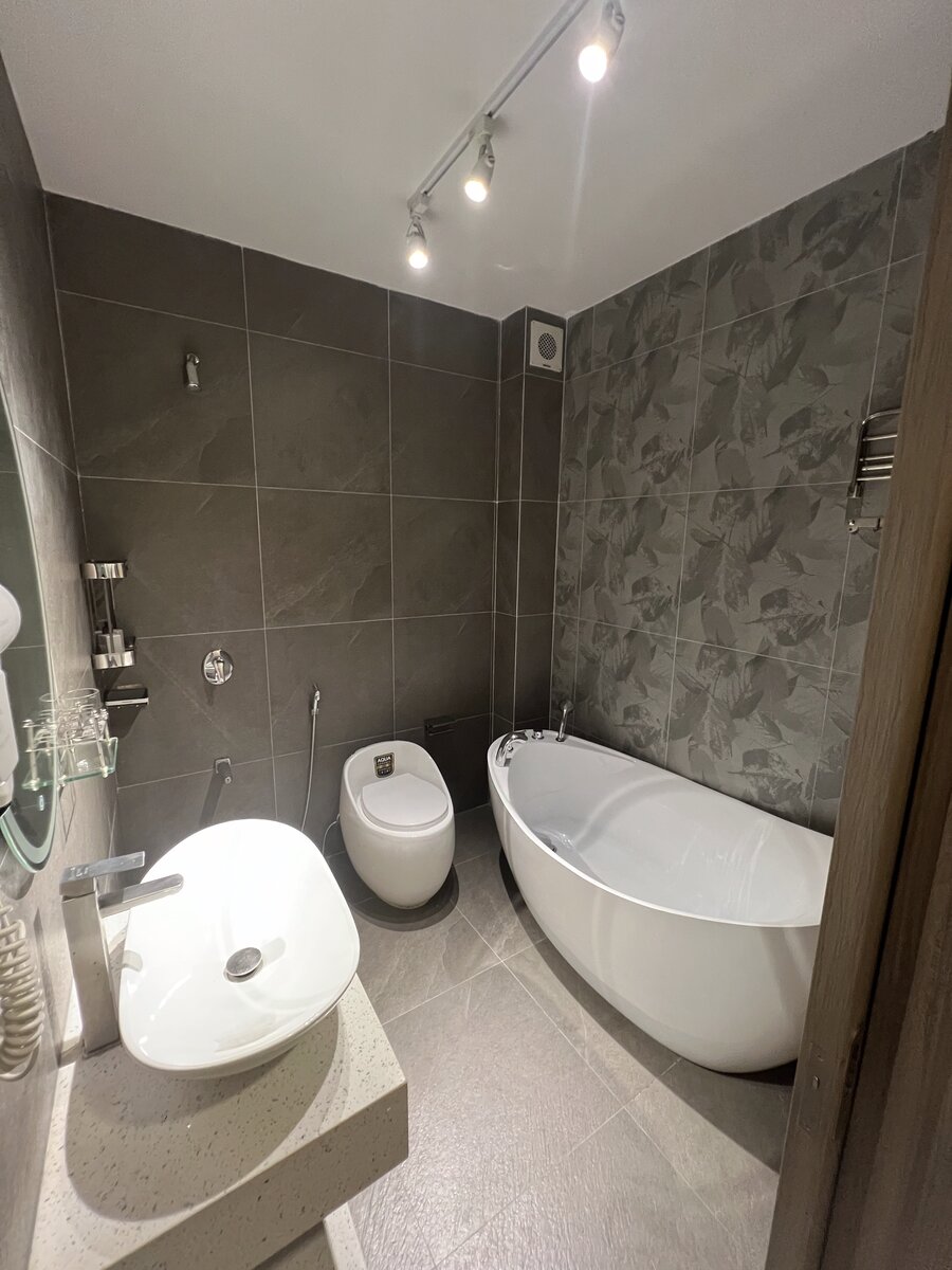 VIP Room with bathtub